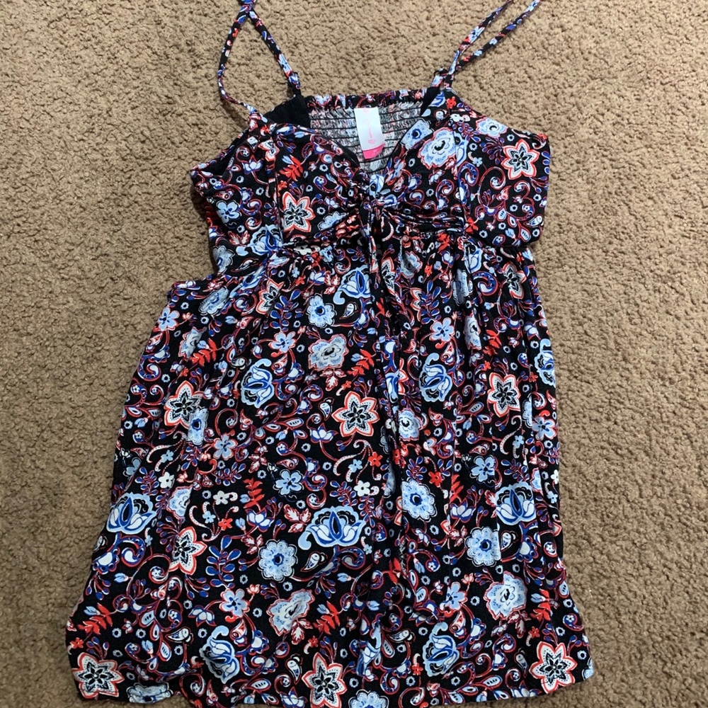 Clothes - Picture 5 of 16